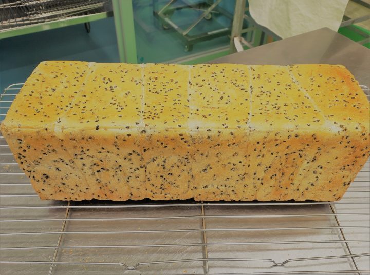 ゴマ食パン